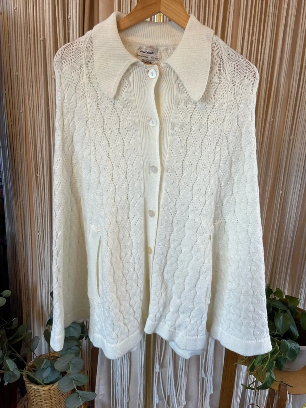 Vintage white textured knit button-up dagger collared poncho cape